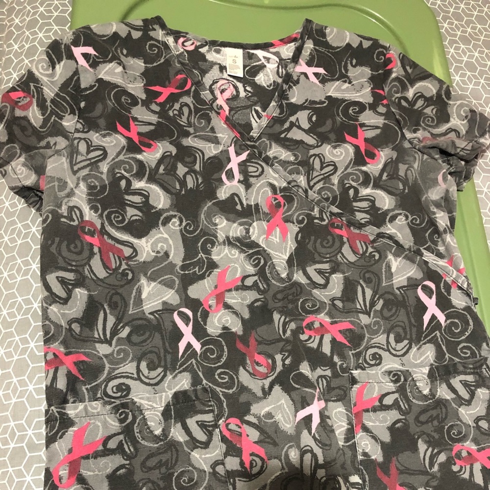 Scrub size small 3 pcs only $45
